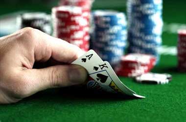 Cómo jugar a Texas Holdem póker: guía completa